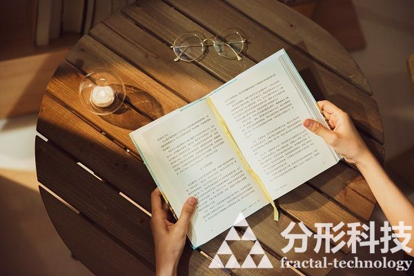現(xiàn)代化大學(xué)網(wǎng)站建設(shè)：推動(dòng)教育與技術(shù)的融合